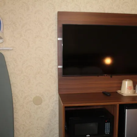 American Inn-3