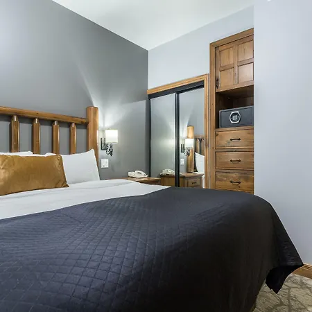 Le Grand Lodge Mont Tremblant-3