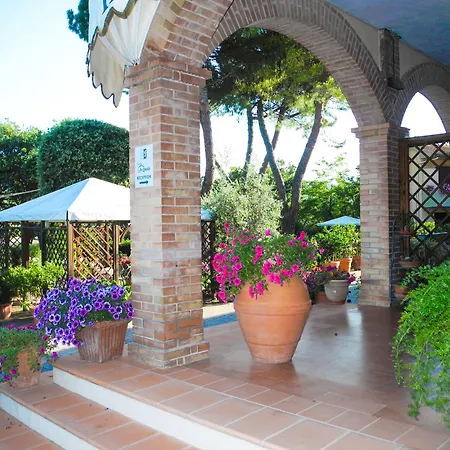 Hotel Le Renaie-3