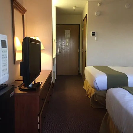 Quality Inn & Suites Willows-3