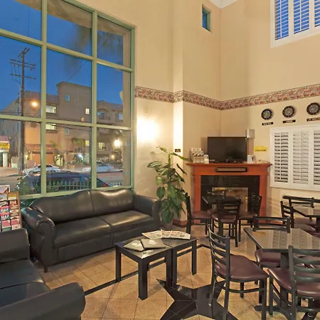 Super 8 By Wyndham North Hollywood-2
