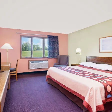 Super 8 By Wyndham Sturgeon Bay-2
