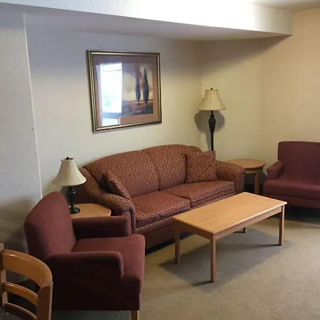Super 8 By Wyndham Fort Nelson Bc-2