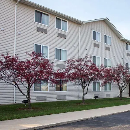Quality Inn & Suites Loves Park Near Rockford-3