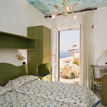 Hotel Giardino Delle Ninfe E La Fenice-3
