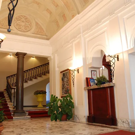 Hotel De La Ville-2