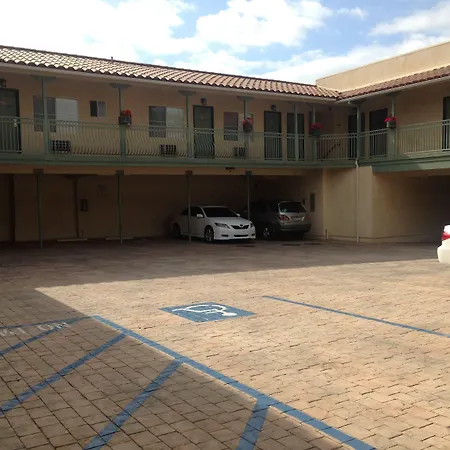 Bella Capri Inn And Suites-3