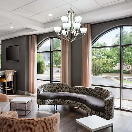 Days Inn & Suites By Wyndham Murfreesboro I-24 East-2