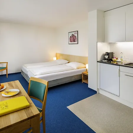 Central Hotel Post-2