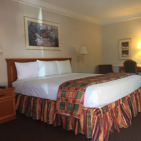 Days Inn By Wyndham Tucson City Center-2