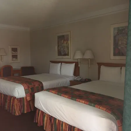 Days Inn By Wyndham Tucson City Center-3