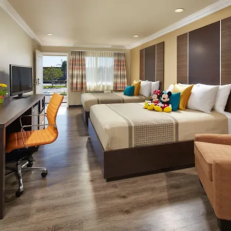 Eden Roc Inn & Suites Near The Maingate-3