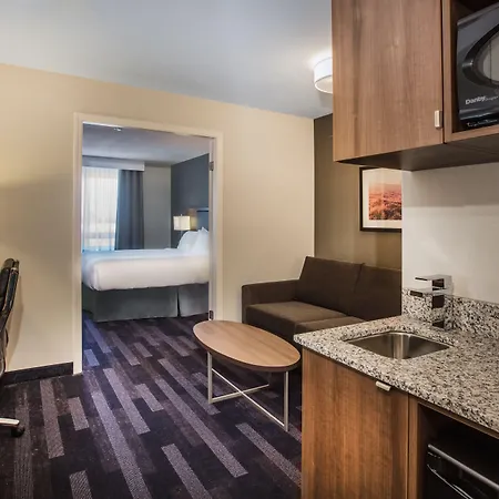 Holiday Inn & Suites Grande Prairie By Ihg-2