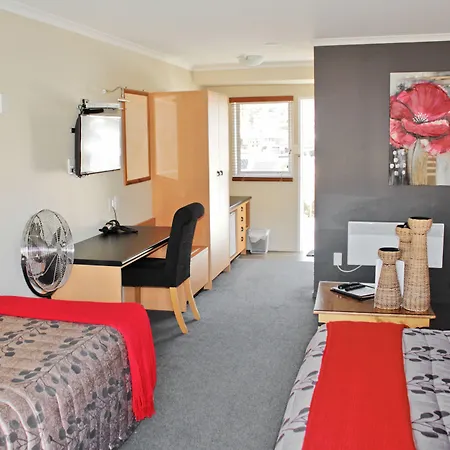 Beachcomber Inn Picton-2