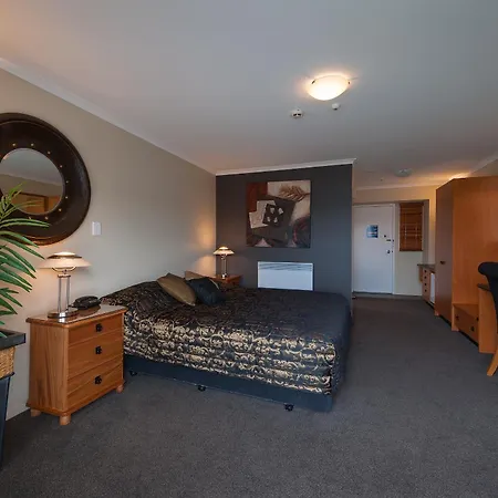 Beachcomber Inn Picton-3