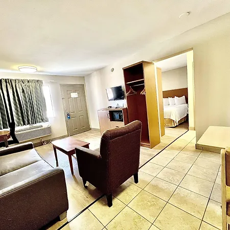 Days Inn & Suites By Wyndham Arlington Near Six Flags-2