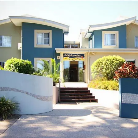 The Byron Beachcomber-2
