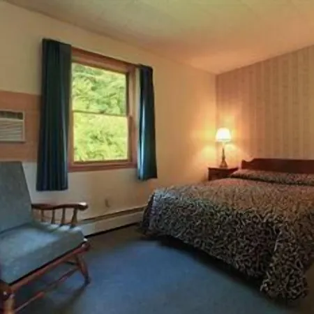 Ladd Brook Inn-2