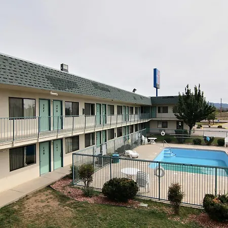 Travelodge By Wyndham Raton-3