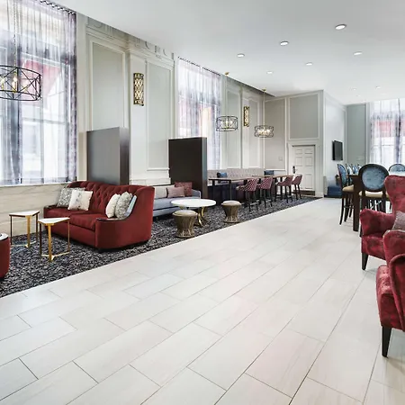 Hampton Inn & Suites Baltimore Inner Harbor-3