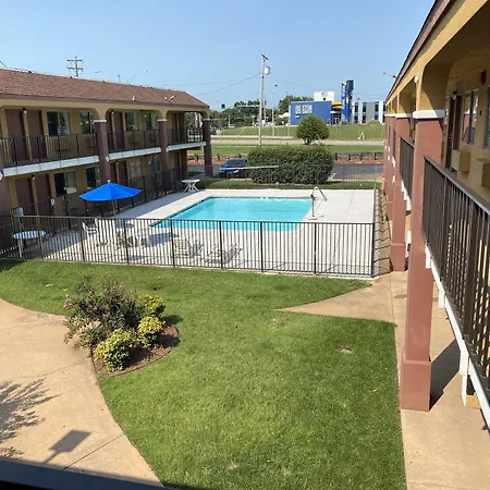 Super 8 By Wyndham Midwest City Ok-3