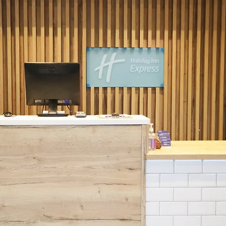 Holiday Inn Express, Chester Racecourse By Ihg-3