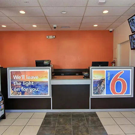Motel 6 Austin, Tx - Central Downtown Ut-2