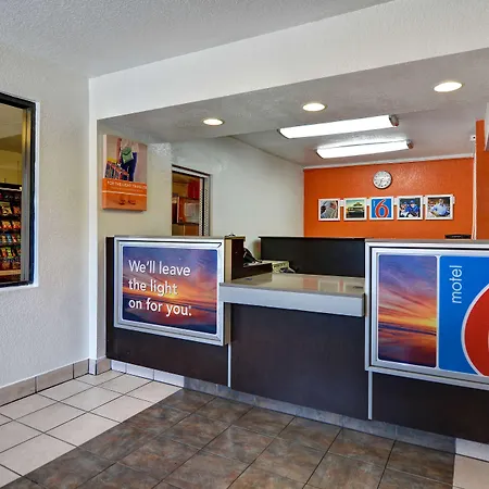 Motel 6 Dania Beach-3