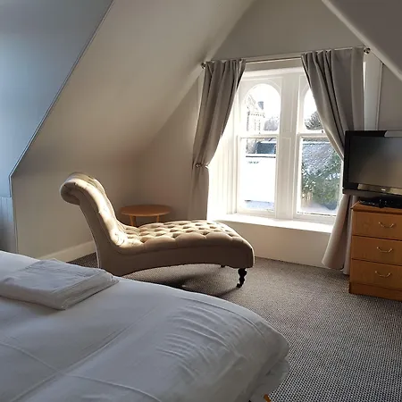 Mcinnes House Rooms With Breakfast-2