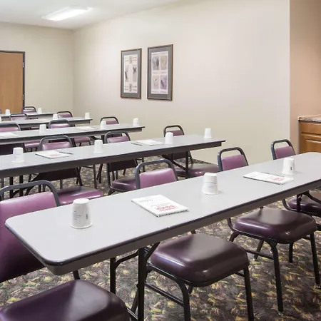 Super 8 By Wyndham Iola Ks-2
