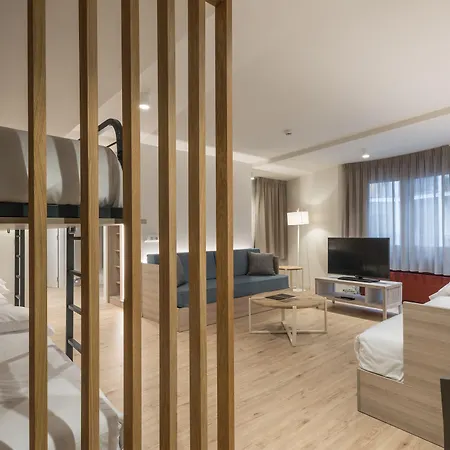 Hotel & Aparthotel Cosmos-2