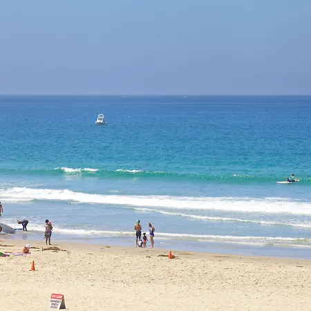 Surfer Beach Hotel-2