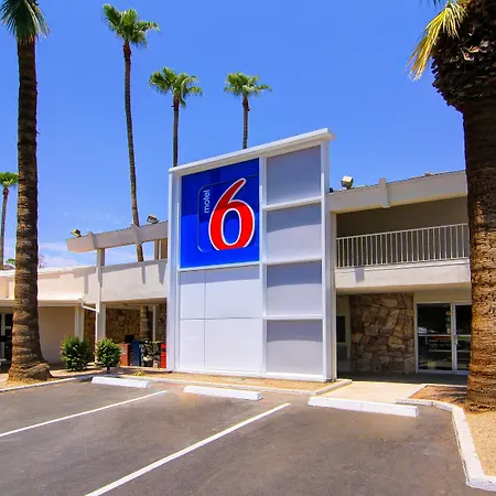 Motel 6 Old Town Scottsdale Fashion Square-3