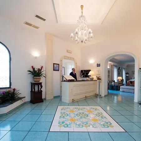 Hotel Aurora-2