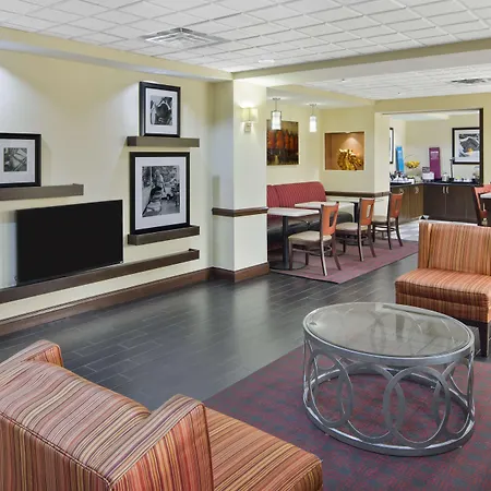 Hampton Inn Hinesville-2