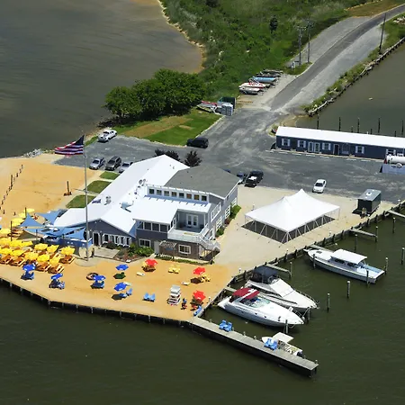 Lowes Wharf Marina Inn-2