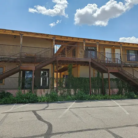 Tombstone Motel-2