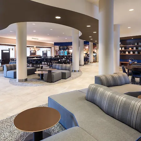 Courtyard By Marriott Fort Lauderdale Airport & Cruise Port-3
