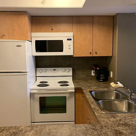 Woodlands Inn & Suites-3