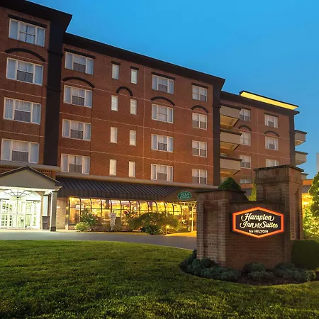 Hampton Inn & Suites Stamford-3