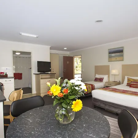 Fairway Motor Inn-3