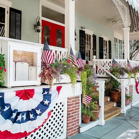 The Virginia And Cottages-2