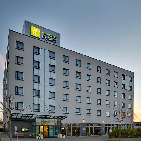 Holiday Inn Express Duesseldorf - City North By Ihg-3