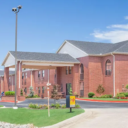 Super 8 By Wyndham Lowell/Bentonville/Rogers Area-2