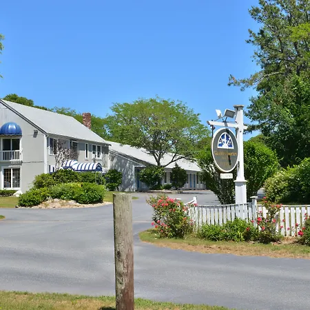 Captains Quarters Motel & Conference Center-3