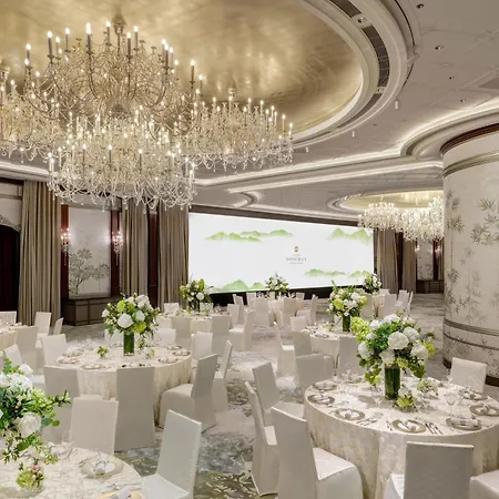 Island Shangri-La, Hong Kong-3