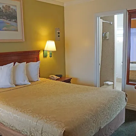 Redondo Inn And Suites-3