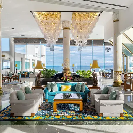 Royal Wing Suites & Spa Pattaya-3