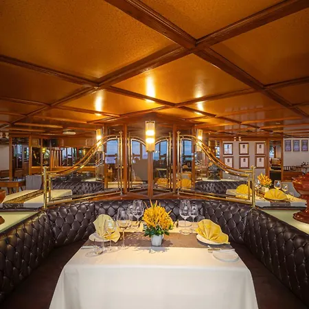Royal Wing Suites & Spa Pattaya-2