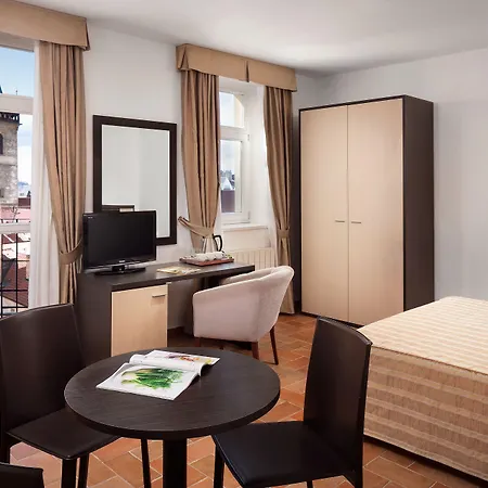Hotel Praga 1-2